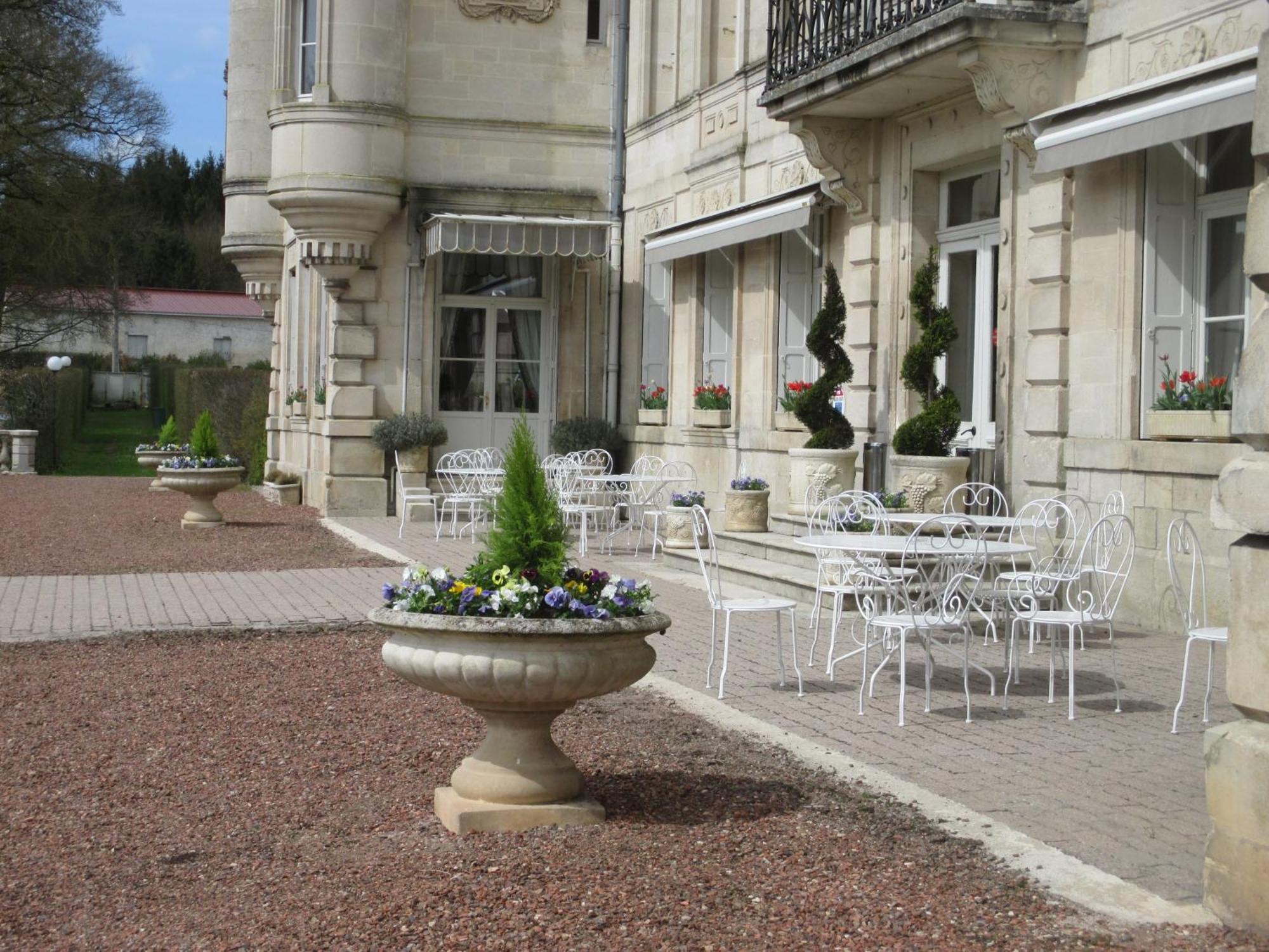 Chateau Des Monthairons Hotel Restaurant Gastromaison Spa Privatif Les Monthairons Luaran gambar